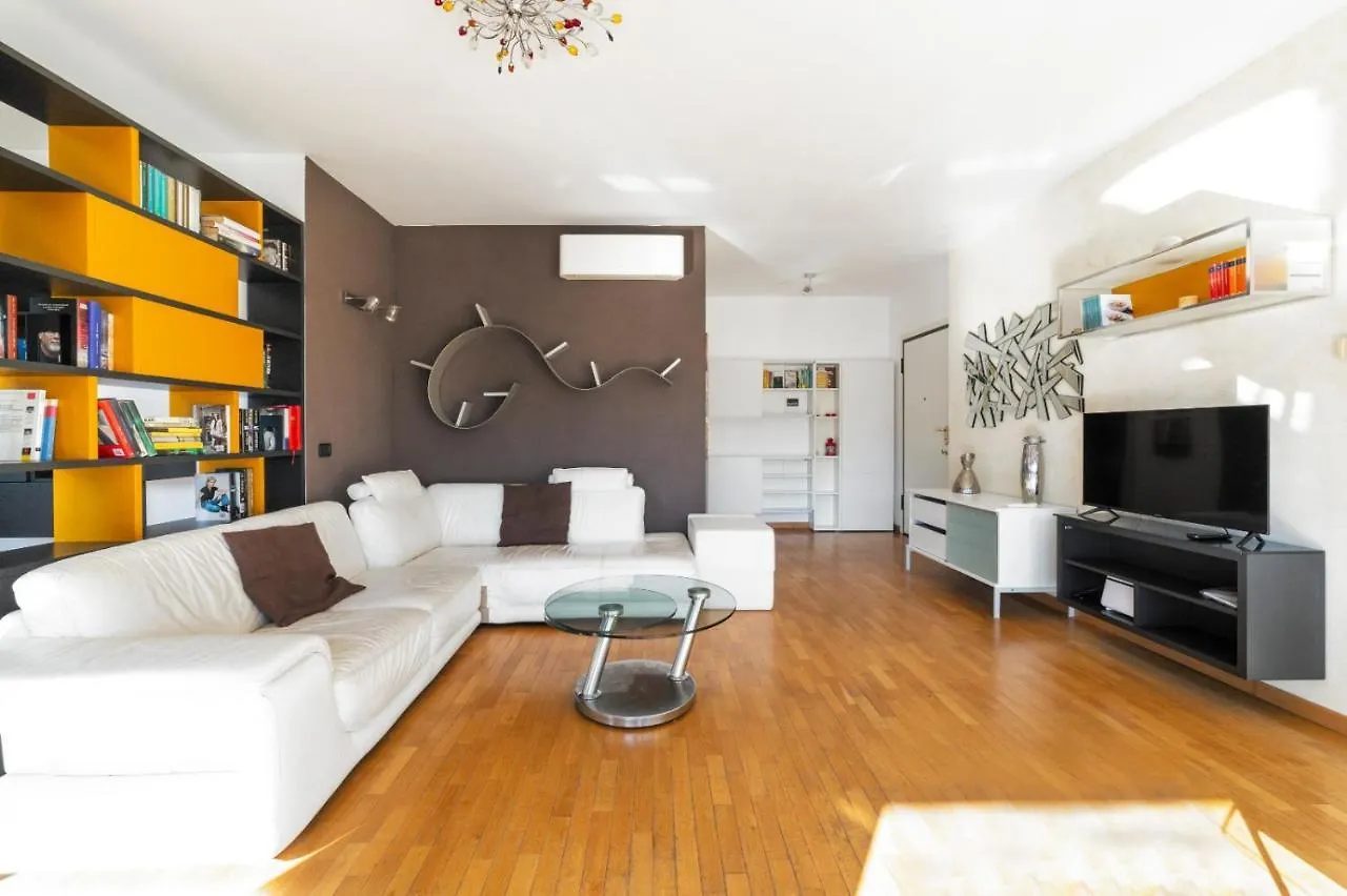 Milano Rogoredo Apartment With Garage contacts
