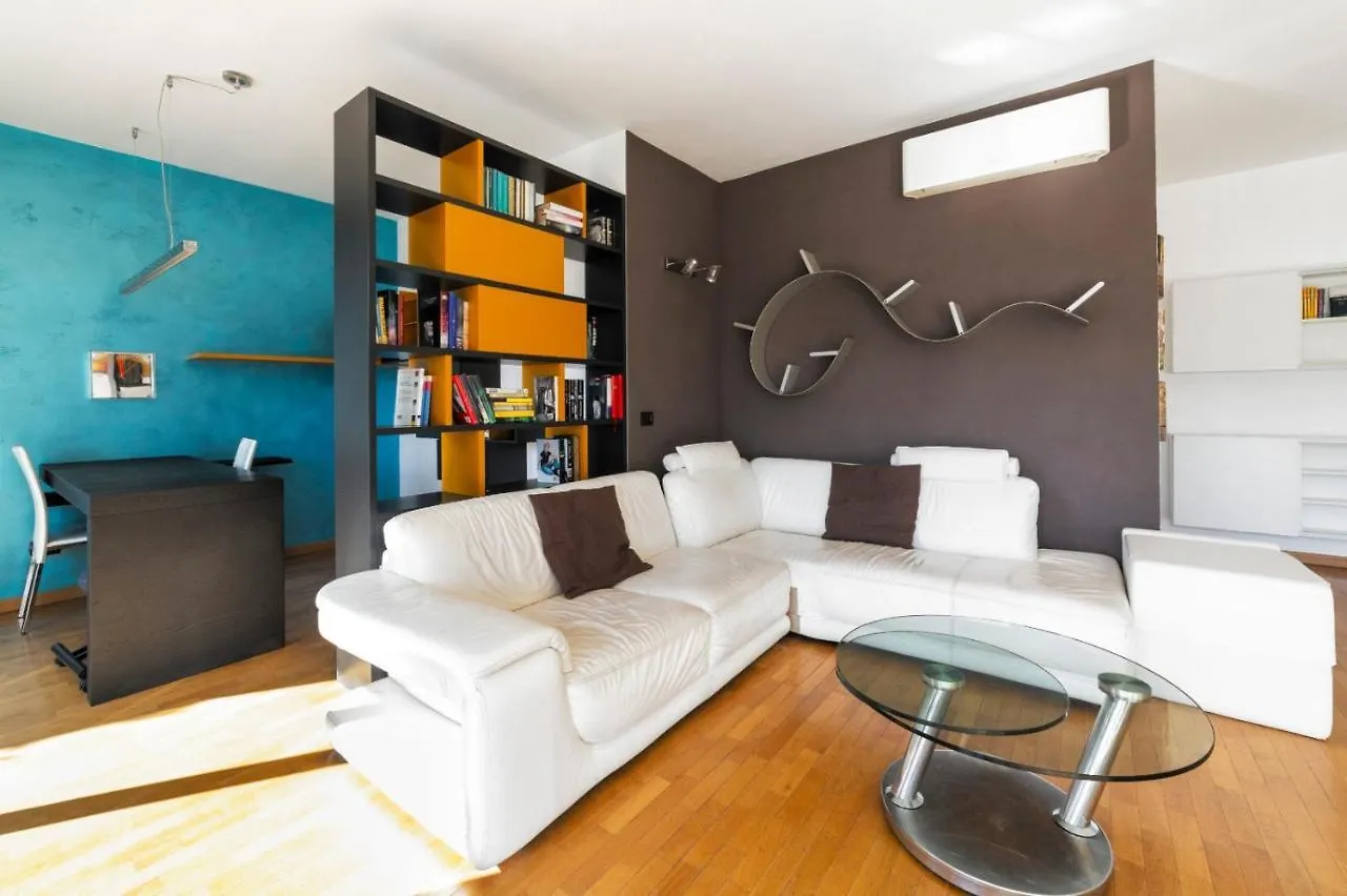 Milano Rogoredo Apartment With Garage Italy