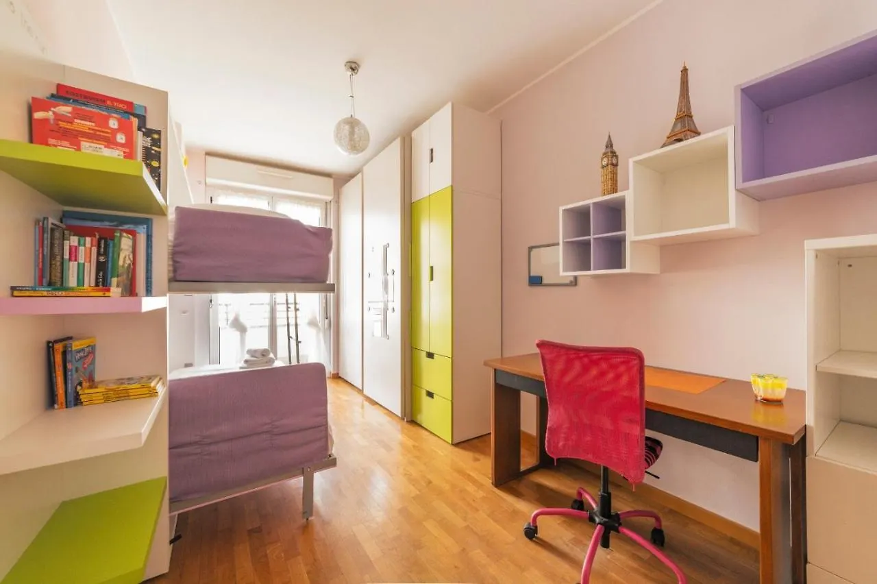 Milano Rogoredo Apartment With Garage 0*, Milan
