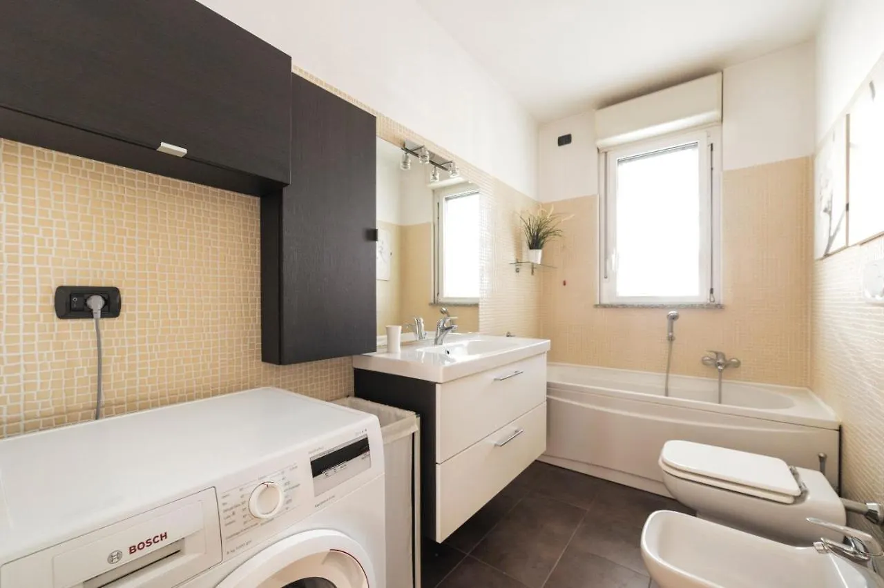 Milano Rogoredo Apartment With Garage Italy