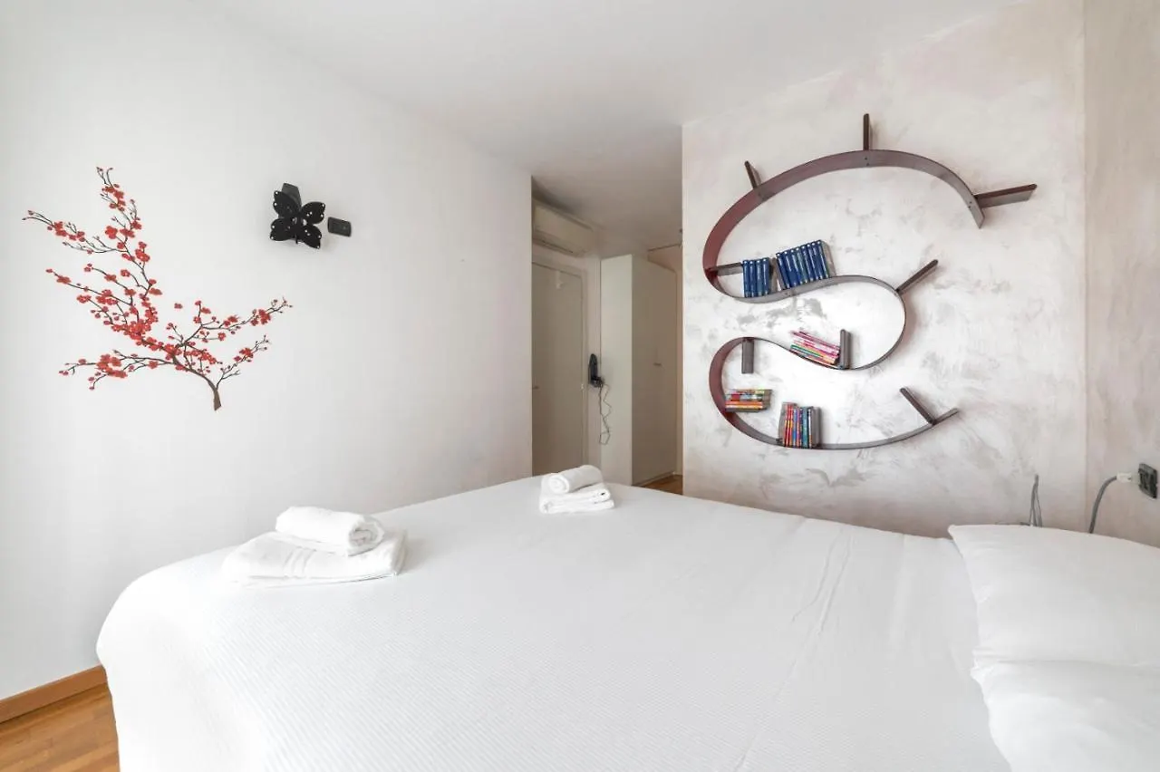 Milano Rogoredo Apartment With Garage